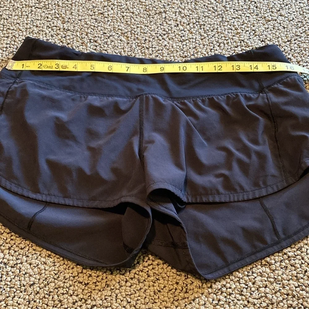 Lululemon Black Running Shorts Size 8 Regular in Like New Condition